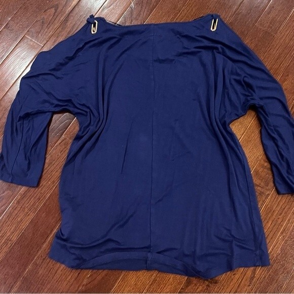 Cable & Gauge royal blue open grommet knit top size small - Picture 6 of 8